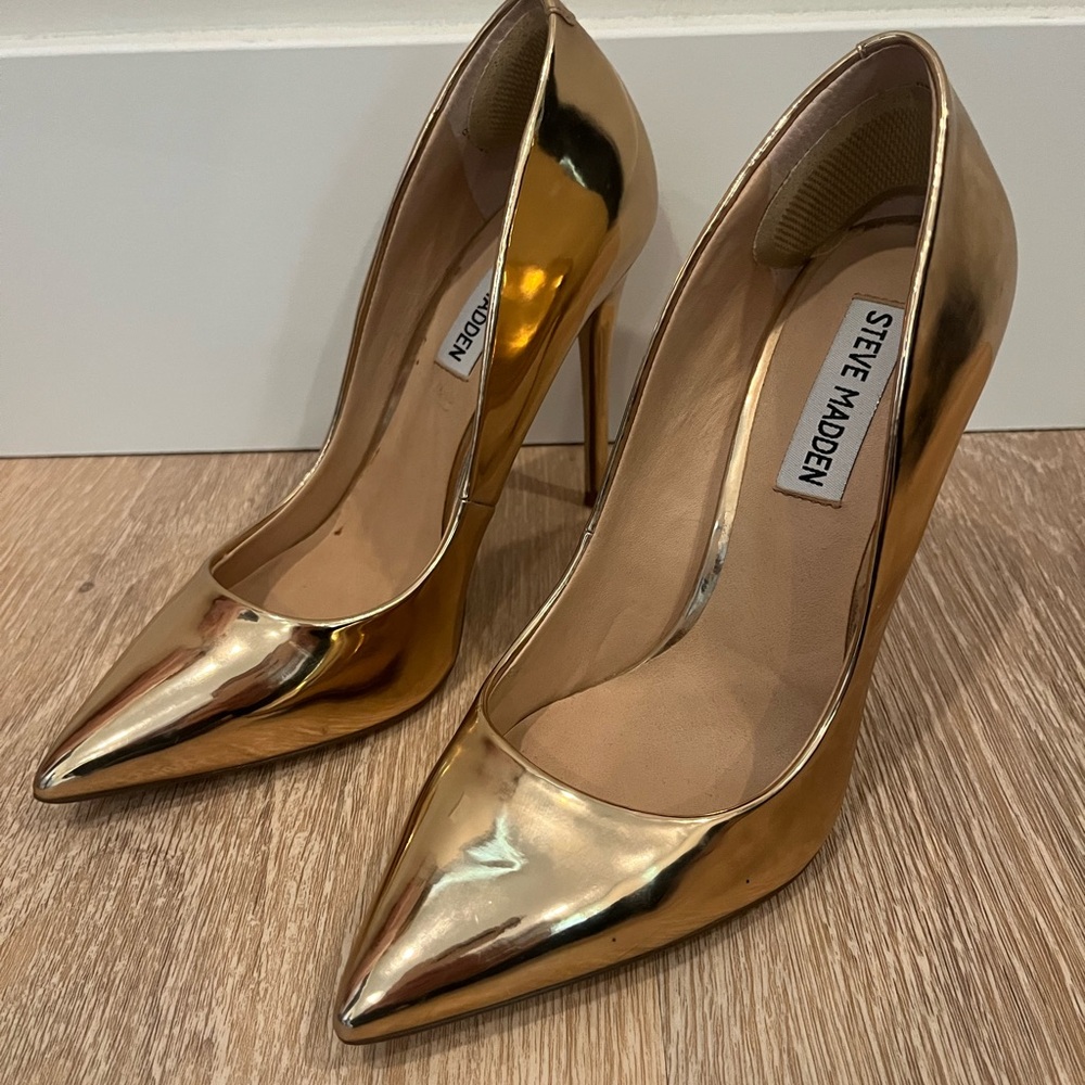 Steve Madden Metallic Rose Gold Daisie Pumps size 5.5